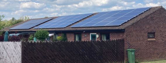 Three bungalows with significant provision of photovoltaic panels